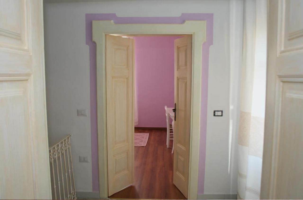 Guest House Le Gemelle Luras Екстер'єр фото
