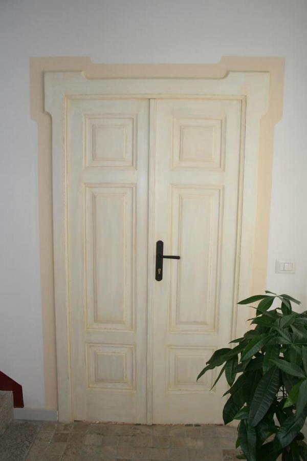 Guest House Le Gemelle Luras Екстер'єр фото