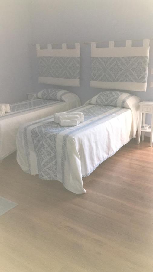 Guest House Le Gemelle Luras Екстер'єр фото